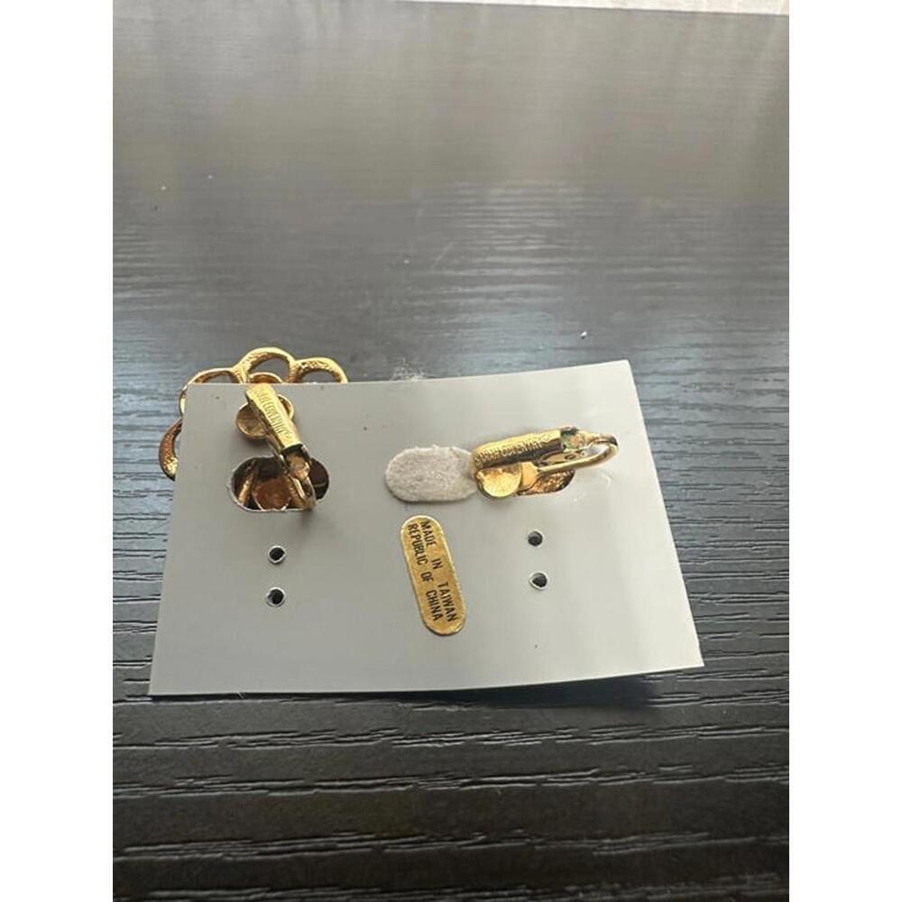 Vintage Sarah Coventry Gold-Tone Clip-On Earrings – Floral Statement Design - Picture 2 of 3
